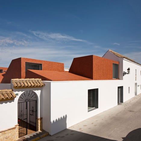 Catering College in a Former Abattoir, Medina Sidonia by Sol 89 – Architecture prize, Tile of Spain Awards 2012. Imaged by Fernando Alda