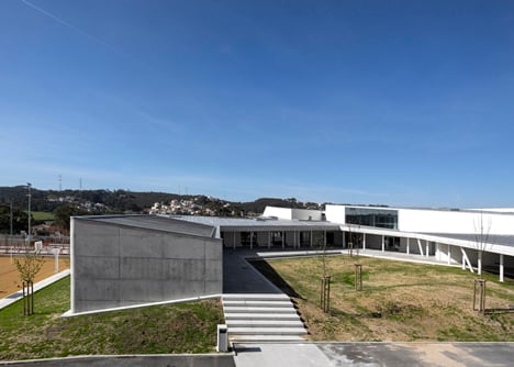 Caneças High School by ARX Portugal