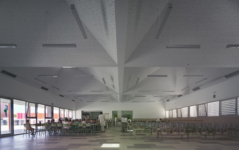 School Complex in Zaragoza by Magén Arquitectos