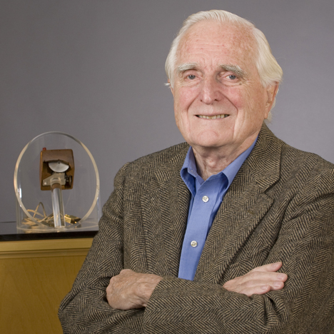 Inventor of computer mouse Doug Engelbart 1925-2013