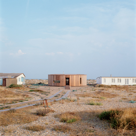 El Ray at Dungeness Beach by Simon Conder Associates