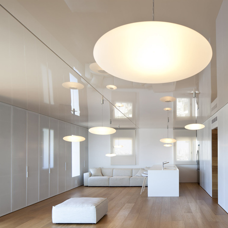 O Apartment by Paritzki & Liani Architects