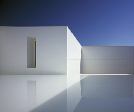White Cave House by Takuro Yamamoto Architects