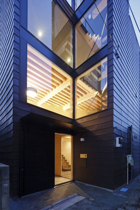 Alley House by Apollo Architects & Associates