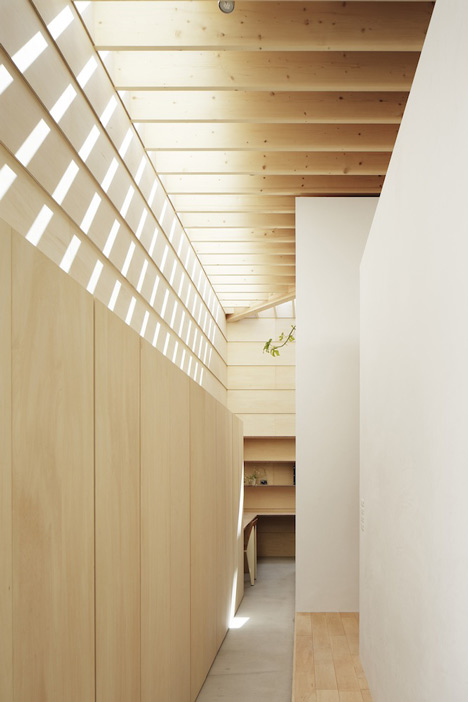 Light Walls House by mA-style architects