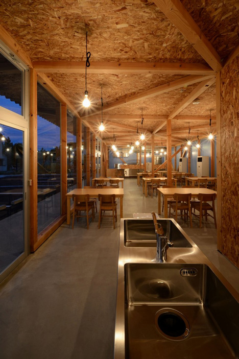 Cafeteria in Ushimado by Niji Architects_dezeen_19