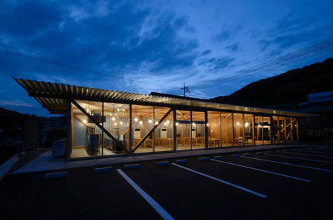 Cafeteria in Ushimado by Niji Architects_dezeen_22