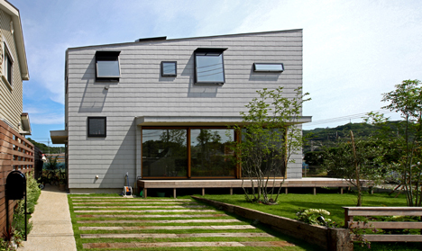 House in Oiso by atelier HAKO architects_dezeen_2