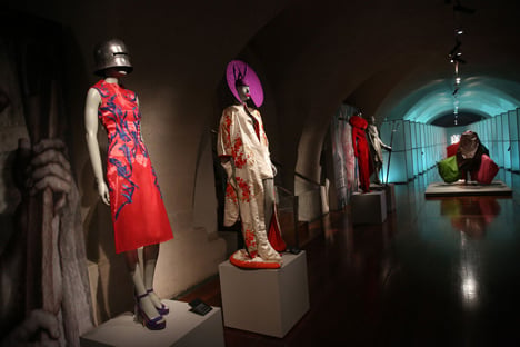 Isabella Blow Fashion Galore exhibition at Somerset House_dezeen_41