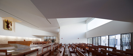 La Ascension del Senor Church by AGi architects