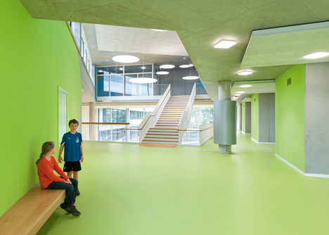 Secondary School Ergolding by Behnisch Architekten