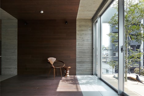 Balcony House by Ryo Matsui Architects_dezeen_1