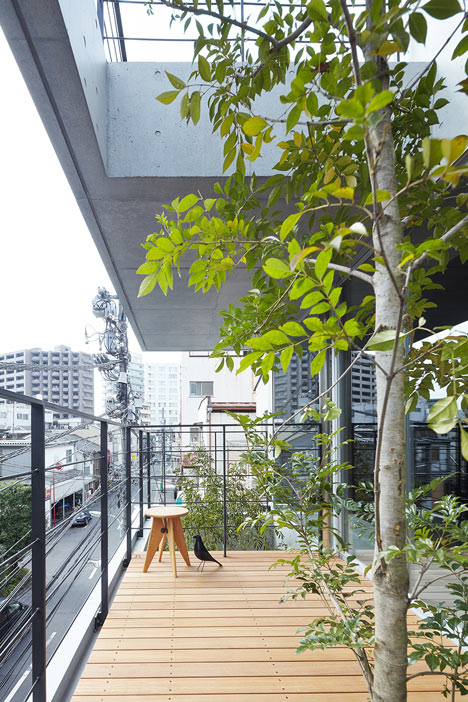 Balcony House by Ryo Matsui Architects_dezeen_4