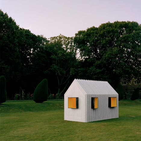 Chameleon Cabin made from paper changes colour when viewed from either side