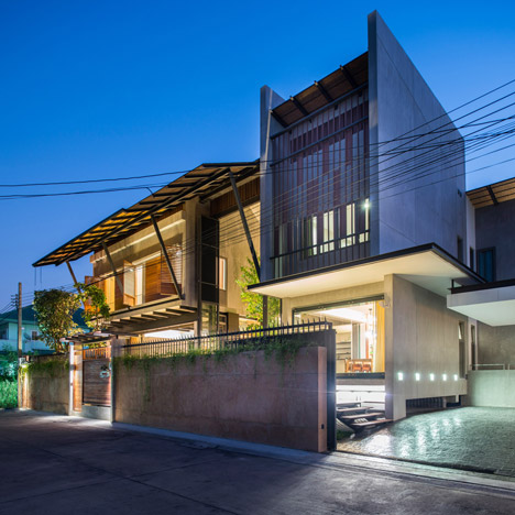 Baan Yo Yen courtyard house in Thailand by TACHA_Design