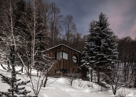 Hungarian forest cabin built in two days by T2.a Architects