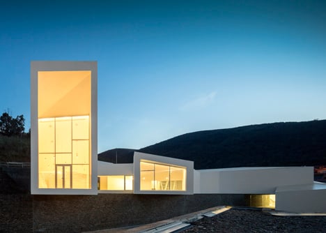 Rowing High Performance Centre in Pocinho by Alvaro Fernandes Andrade