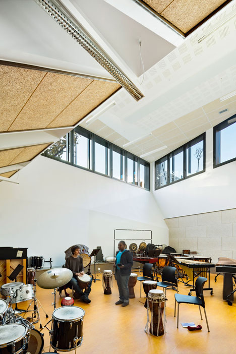 Music conservatory in Paris with cantilevered studios by Basalt Architecture