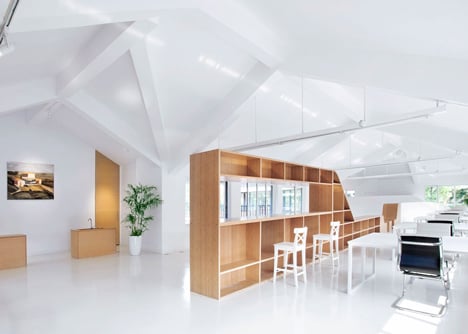 Office renovation by Daipu Architects