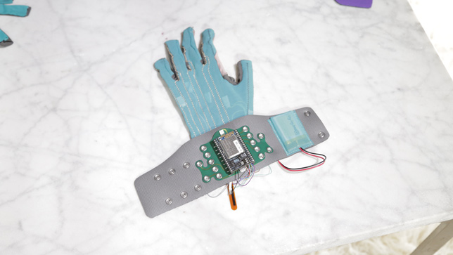 Imogen Heap's Mi.Mu glove