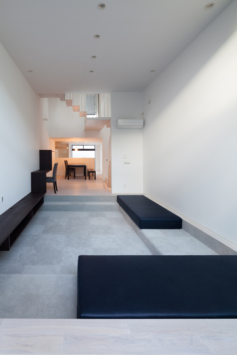 House in Fukasawa by LEVEL Architects