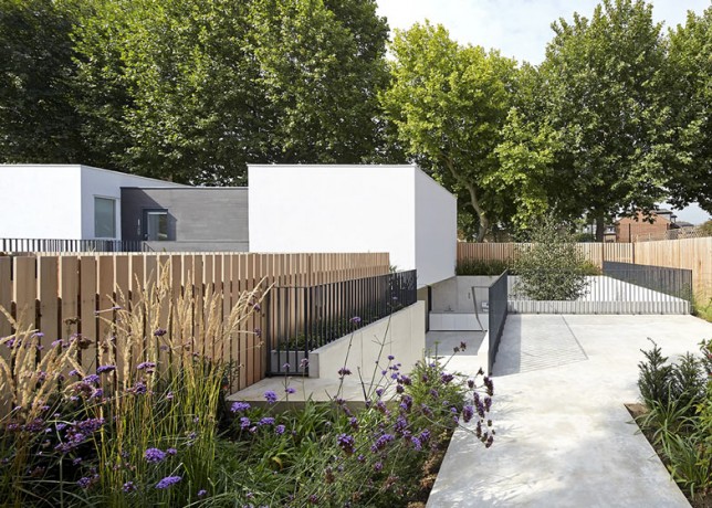 Sunken House By De Matos Ryan Nestles In A Secret Garden