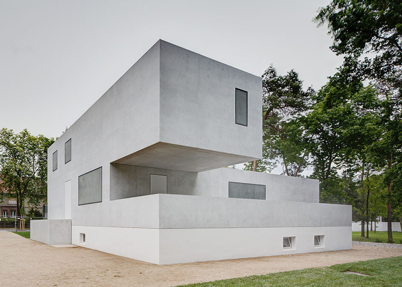 http://static.dezeen.com/uploads/2014/05/Bauhaus-Masters-Houses-reinterpreted-by-Bruno-Fioretti-Marquez_dezeen_2ban.jpg