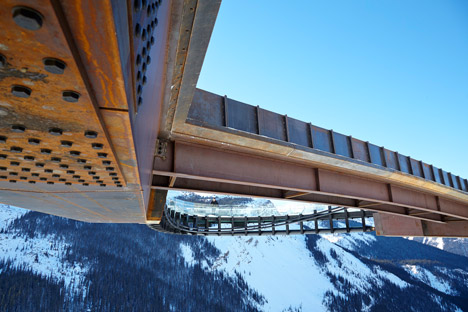 Glacier-Skywalk-by-Sturgess-Architecture-extends-over-Canada's-Jasper-National-Park_dezeen_468_6