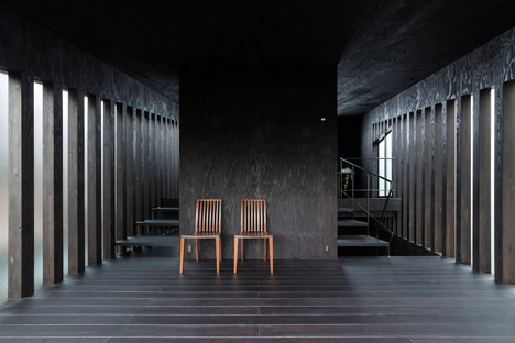 Grass Cave House by Makiko Tsukada Architects