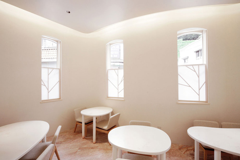 Japanese confectionary and tea shop by Hiroyuki Ogawa Architects