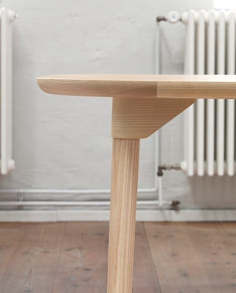 Sam table by Note Design Studio