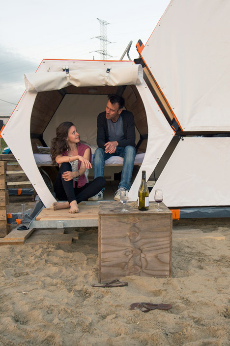 B-and-Bee stackable sleeping cells for festivals