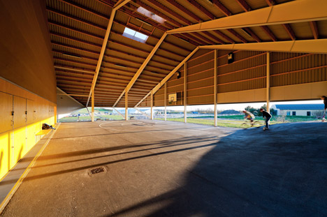 Løgstør sports hall by CEBRA