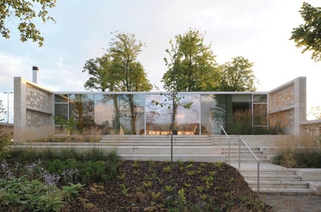 Maggie's Centre Lanarkshire by Reiach and Hall