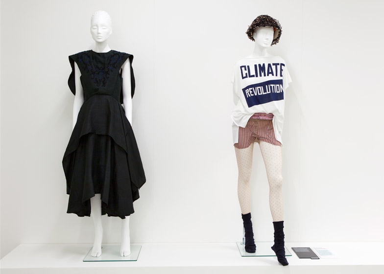 http://static.dezeen.com/uploads/2014/10/Women-Fashion-Power-exhibition-at-the-Design-Museum-designed-by-Zaha-Hadid_dezeen_784_10.jpg