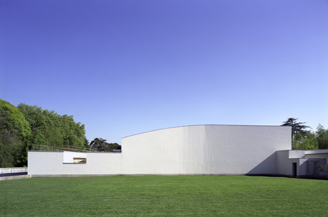 Serralves Museum by Alvaro Siza