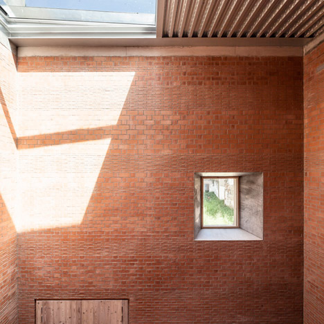 House 1014 in Barcelona by H Arquitectes