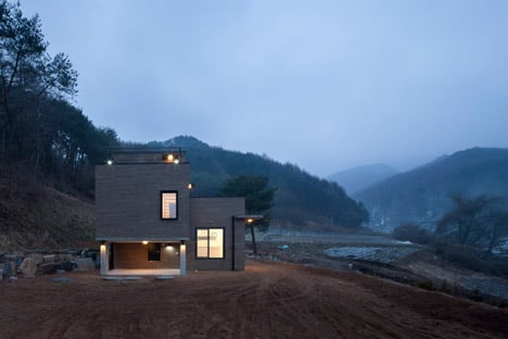 House in Sang-an by Studio GAON