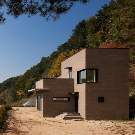 House in Sang-an by Studio GAON