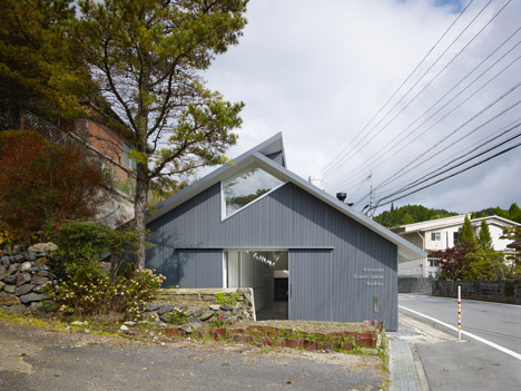 Koyasan Guest House by Alphaville Architects