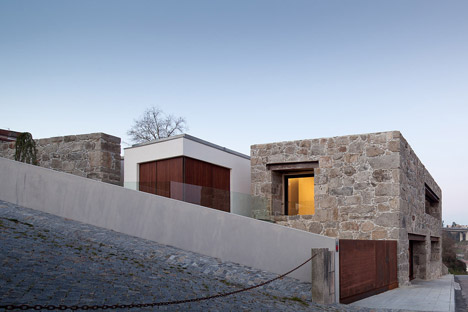 RM House in Felgueiras by FCC Arquitectura