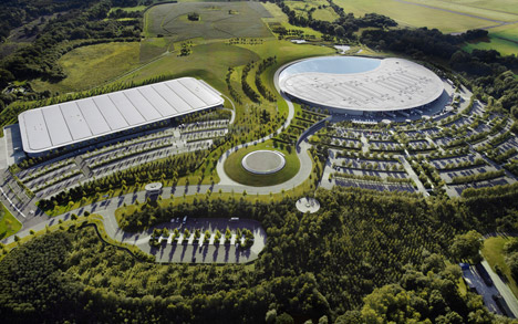 McLaren-Production-Centre-Foster-Partners_dezeen_468_0