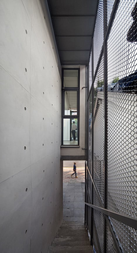 Daecheong-dong Small House by JMY Architects