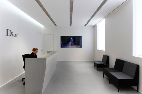 Dior-Men-offices-in-Paris-by-Antonio-Virga-Architecte_dezeen_468_15