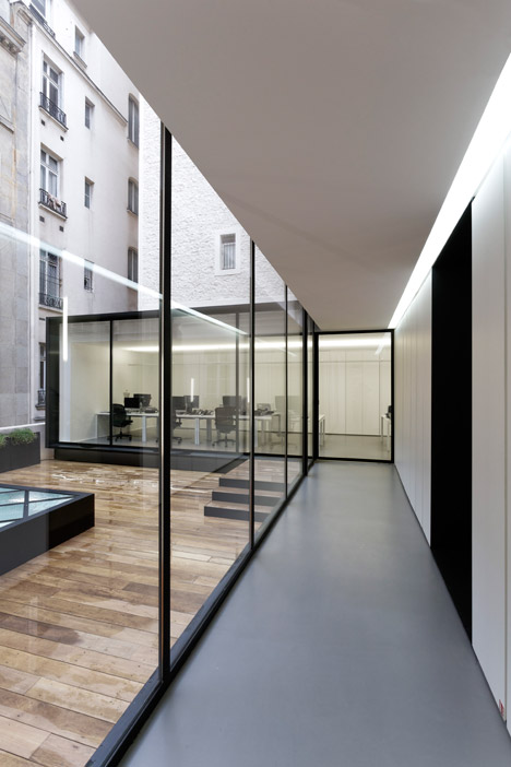 Dior-Men-offices-in-Paris-by-Antonio-Virga-Architecte_dezeen_468_4