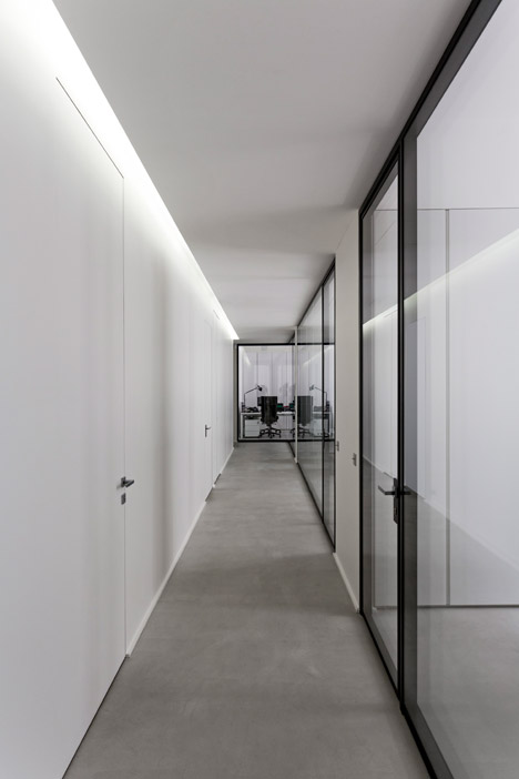 Dior-Men-offices-in-Paris-by-Antonio-Virga-Architecte_dezeen_468_9