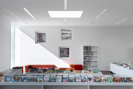 Library Bruges by Studio Farris Architects