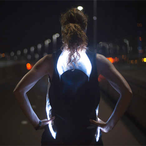 Phototrope illuminated running shirt by Pauline van Dongen