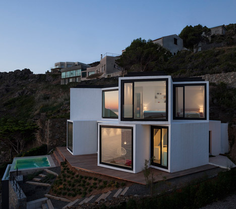 Sunflower House by Cadaval & Sola-Morales