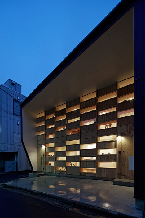Checkered house by Takeshi Shikauchi Architects